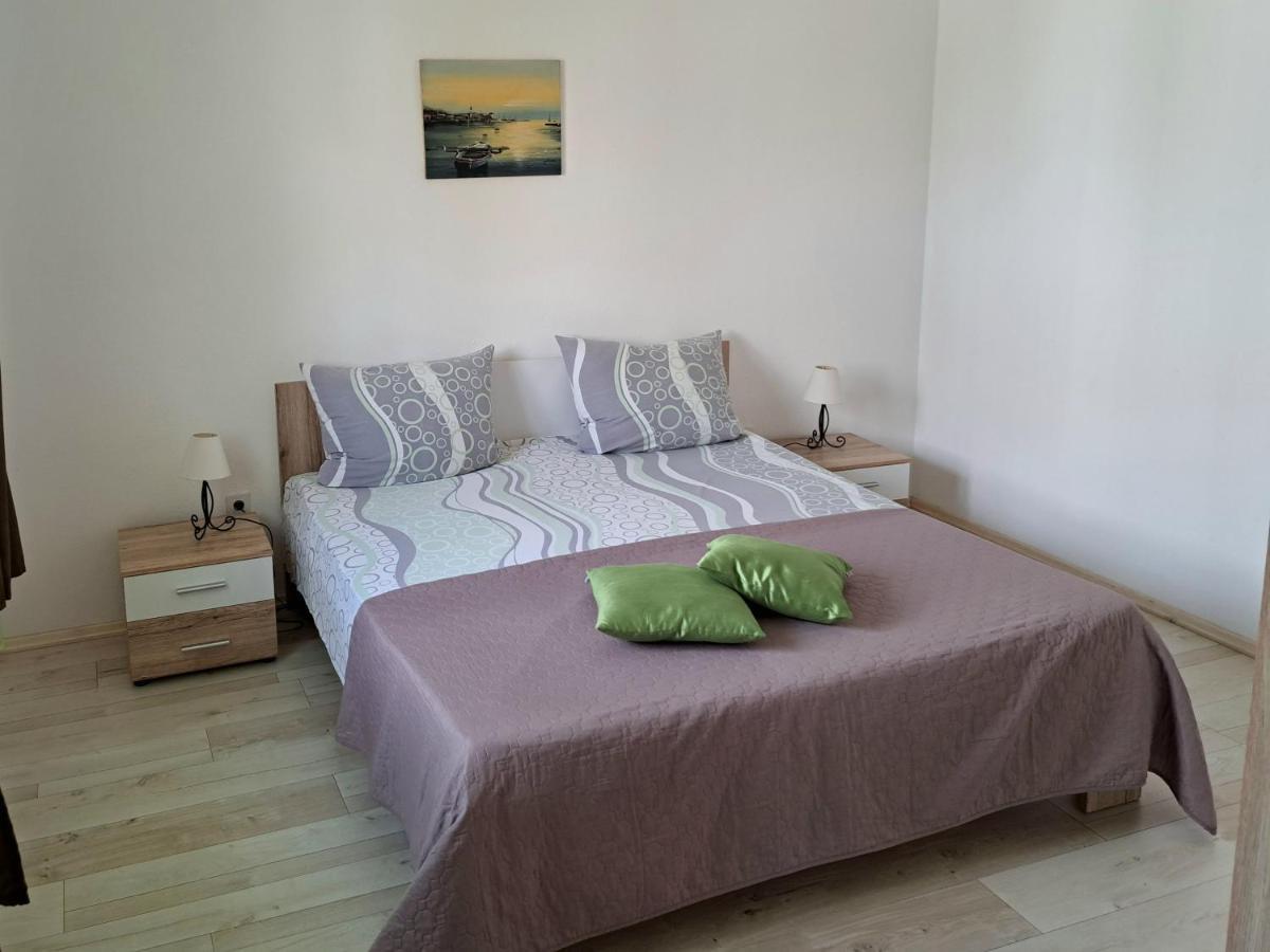 Apartment Oaza Mira Tribalj Buitenkant foto