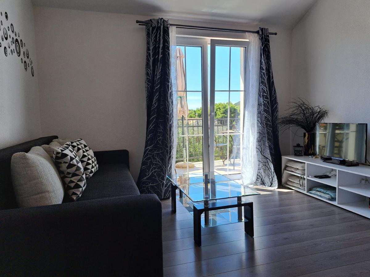 Apartment Oaza Mira Tribalj Buitenkant foto