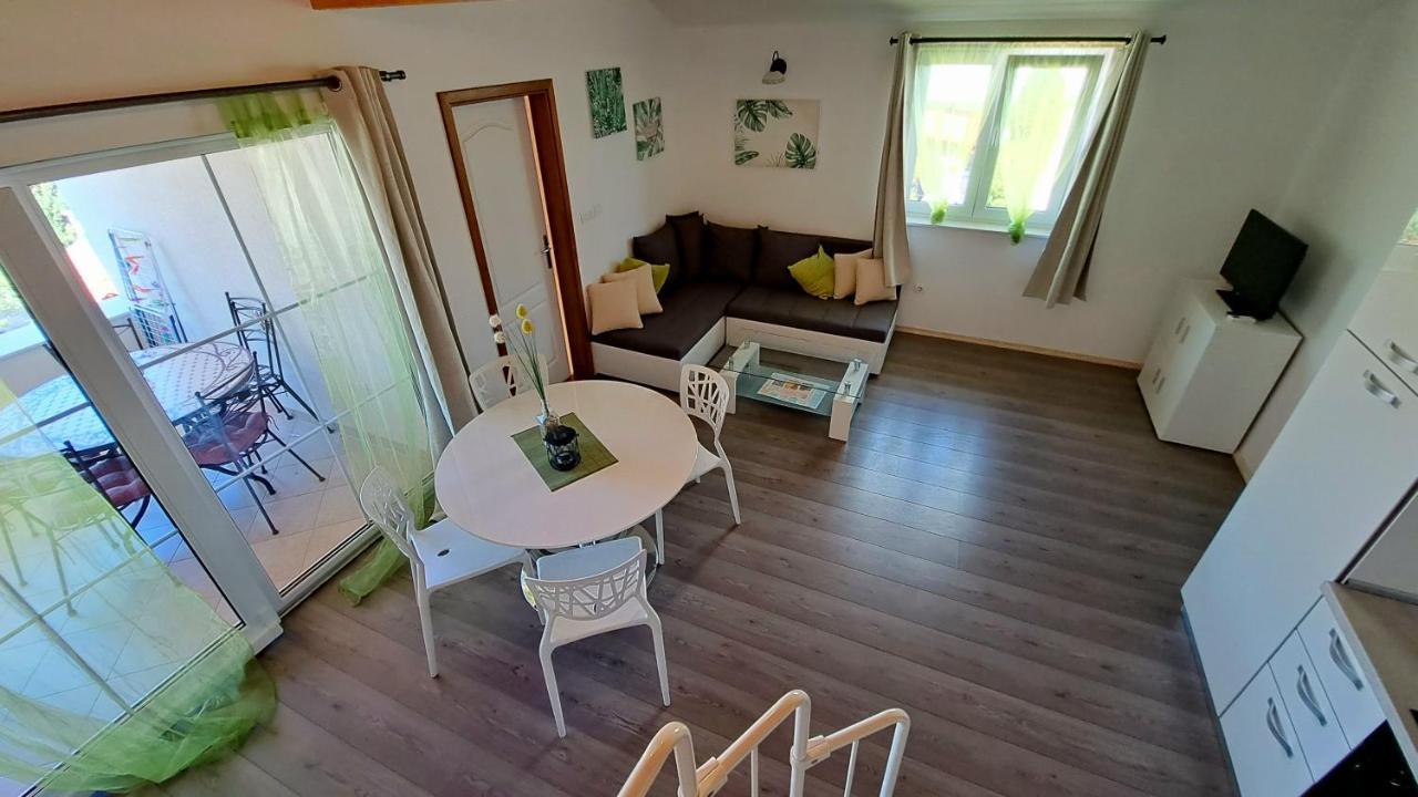 Apartment Oaza Mira Tribalj Buitenkant foto