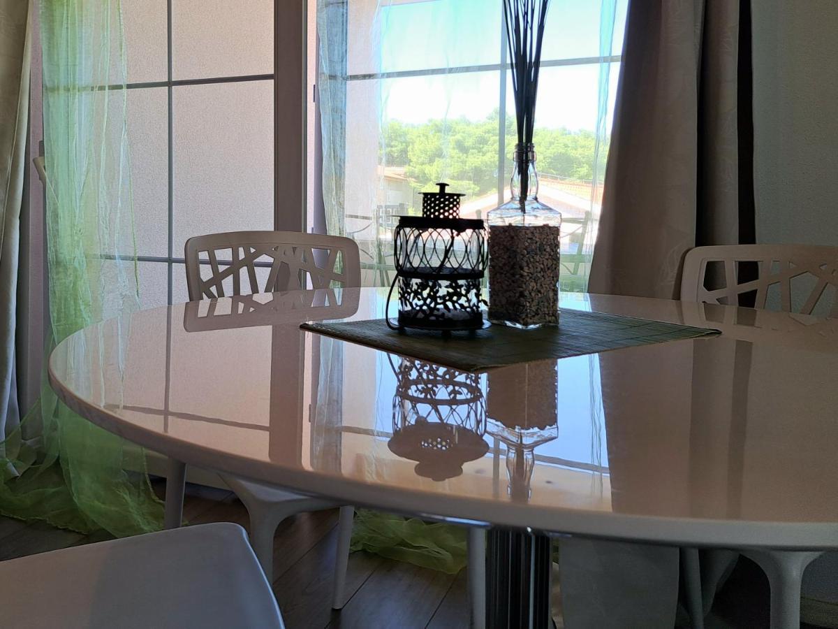 Apartment Oaza Mira Tribalj Buitenkant foto