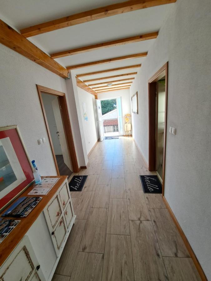 Apartment Oaza Mira Tribalj Buitenkant foto