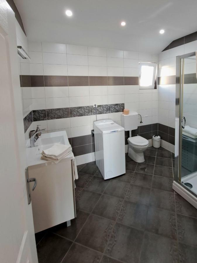 Apartment Oaza Mira Tribalj Buitenkant foto