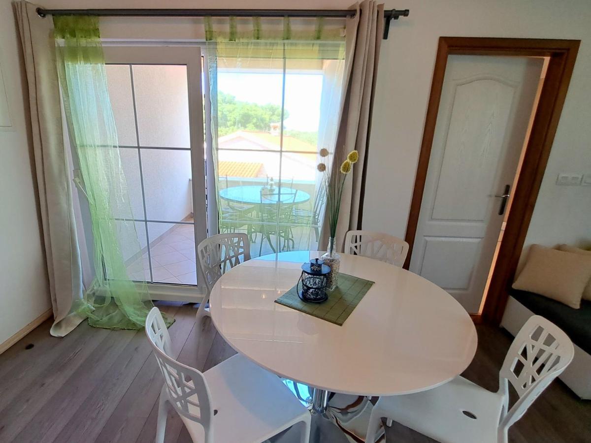 Apartment Oaza Mira Tribalj Buitenkant foto