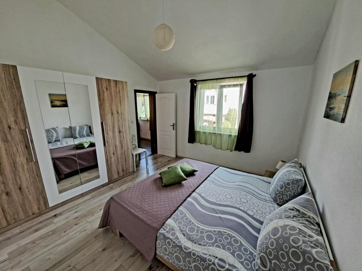 Apartment Oaza Mira Tribalj Buitenkant foto