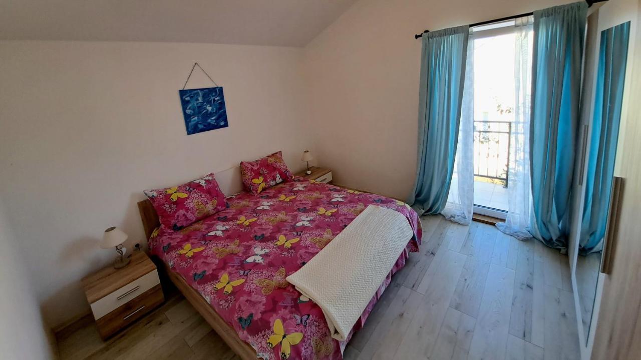 Apartment Oaza Mira Tribalj Buitenkant foto