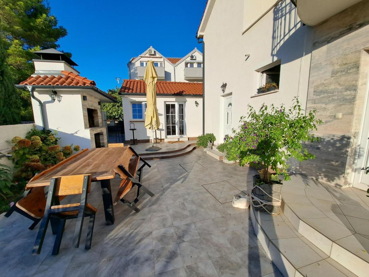 Apartment Oaza Mira Tribalj Buitenkant foto