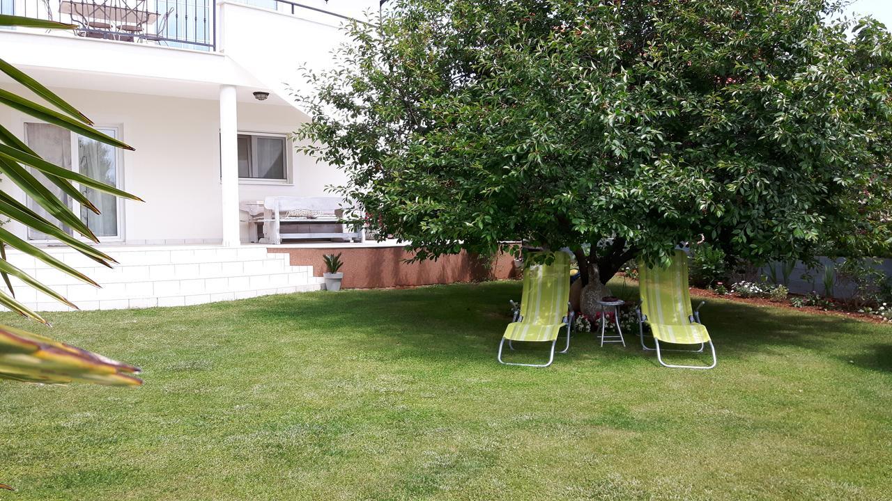 Apartment Oaza Mira Tribalj Buitenkant foto